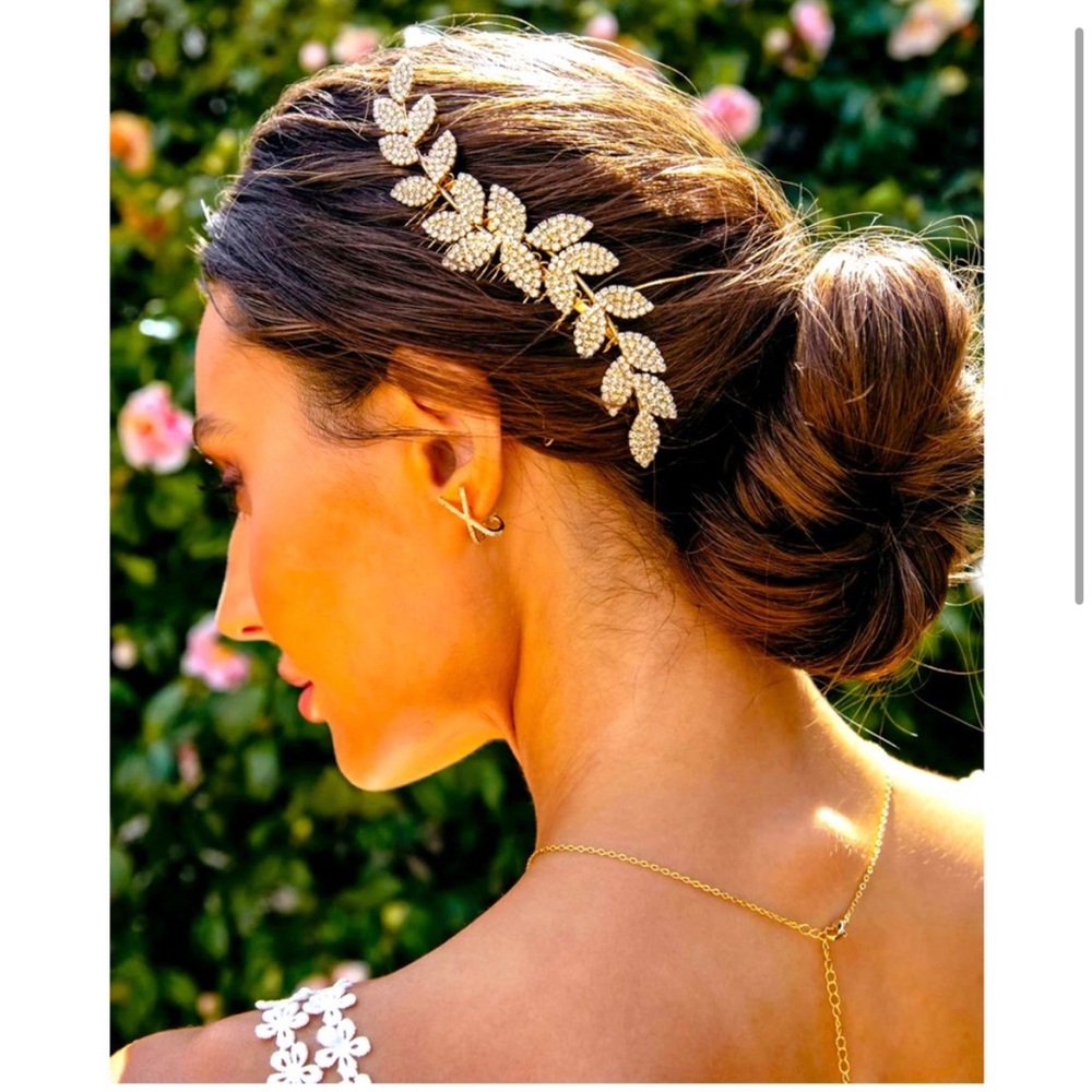 lucky petals embellished hair comb clip